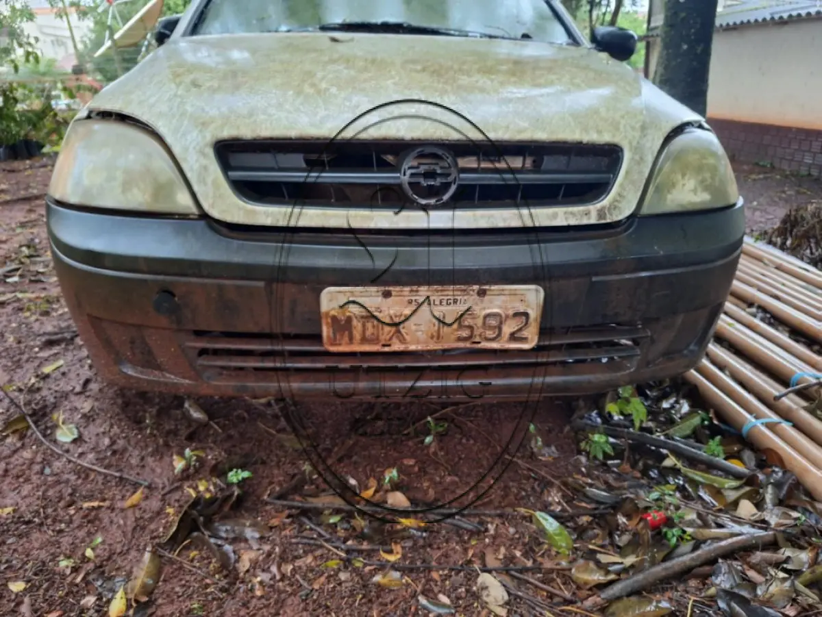 LOTE 012 - Veículo Caminhonete -Chevrolet Montana; Sucata aproveitável para desmonte, Cor: Branca , ano de fabricação não identificado, Sucata sem direito a documentação. Veículo recebido da Receita Federal nas condições em que se encontra.