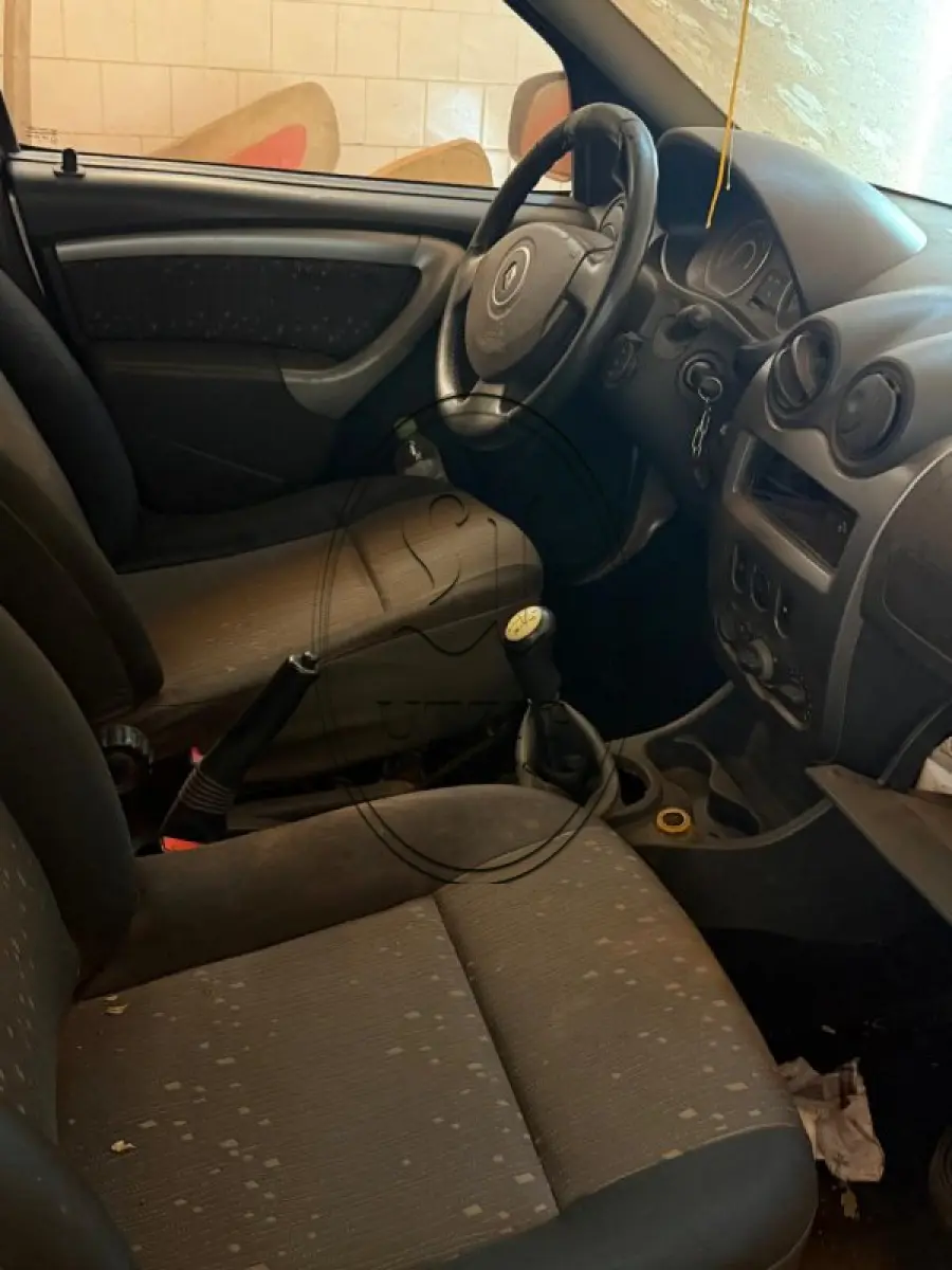 LOTE 004 - Renault Logan placa ERJ1I21