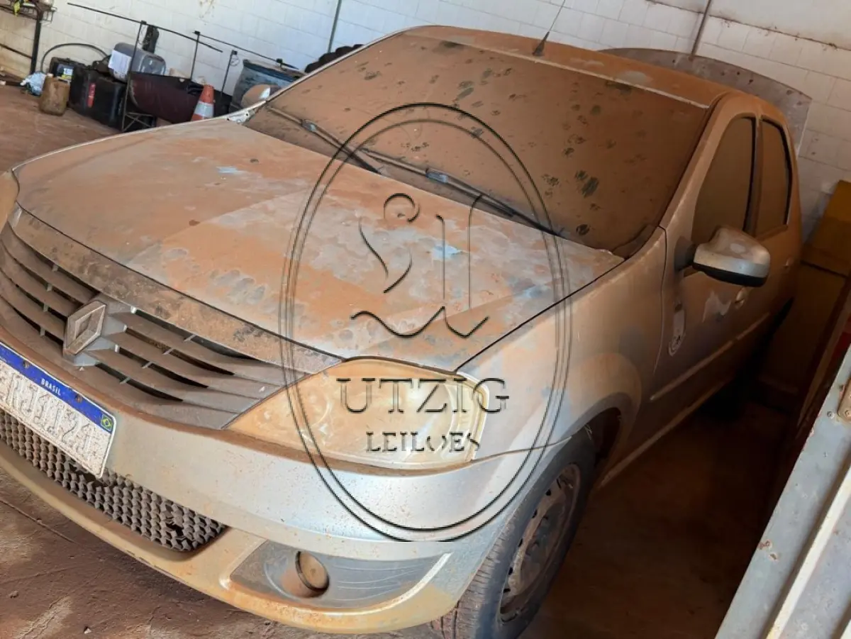 LOTE 004 - Renault Logan placa ERJ1I21